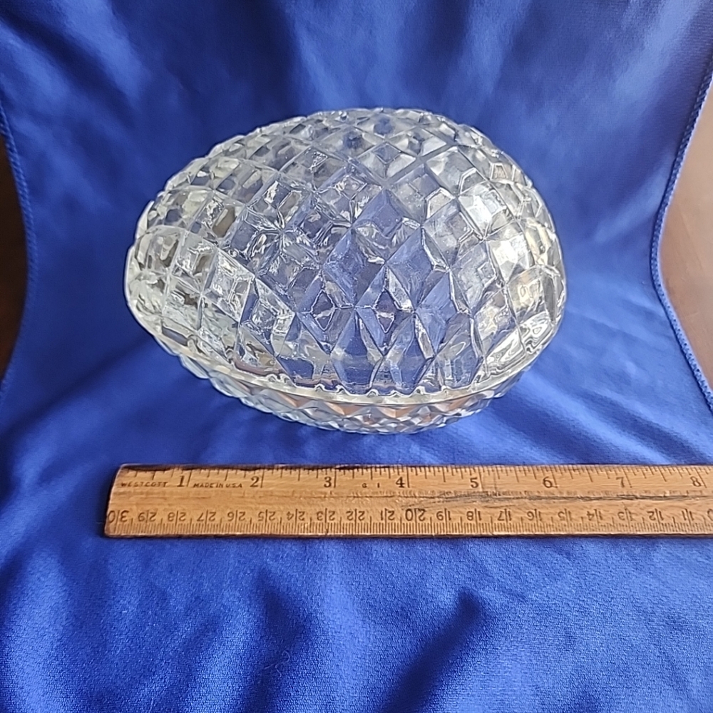 Vintage Diamond Cut Crystal Glass Egg Candy - Picture 3 of 6